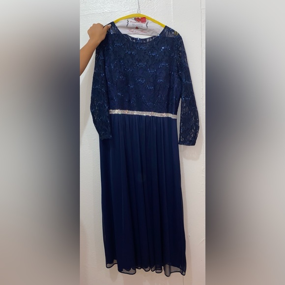 Gala Dress ✨ - Picture 2 of 6